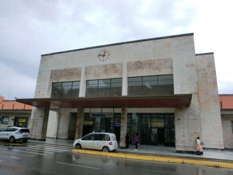 viareggio railway station